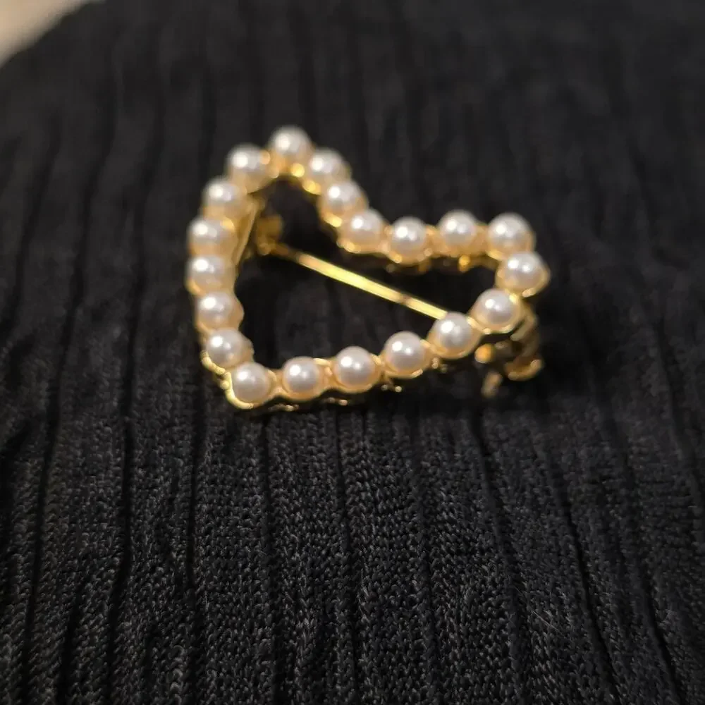 Vintage Faux Pearl Heart Brooch Gold Tone Romantic Coquette Jewelry